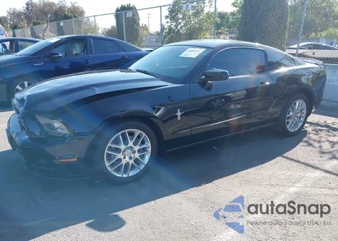 2014 Ford Mustang V6 Premium z USA, uszkodzony, nr VIN 1ZVBP8AM6E5327532